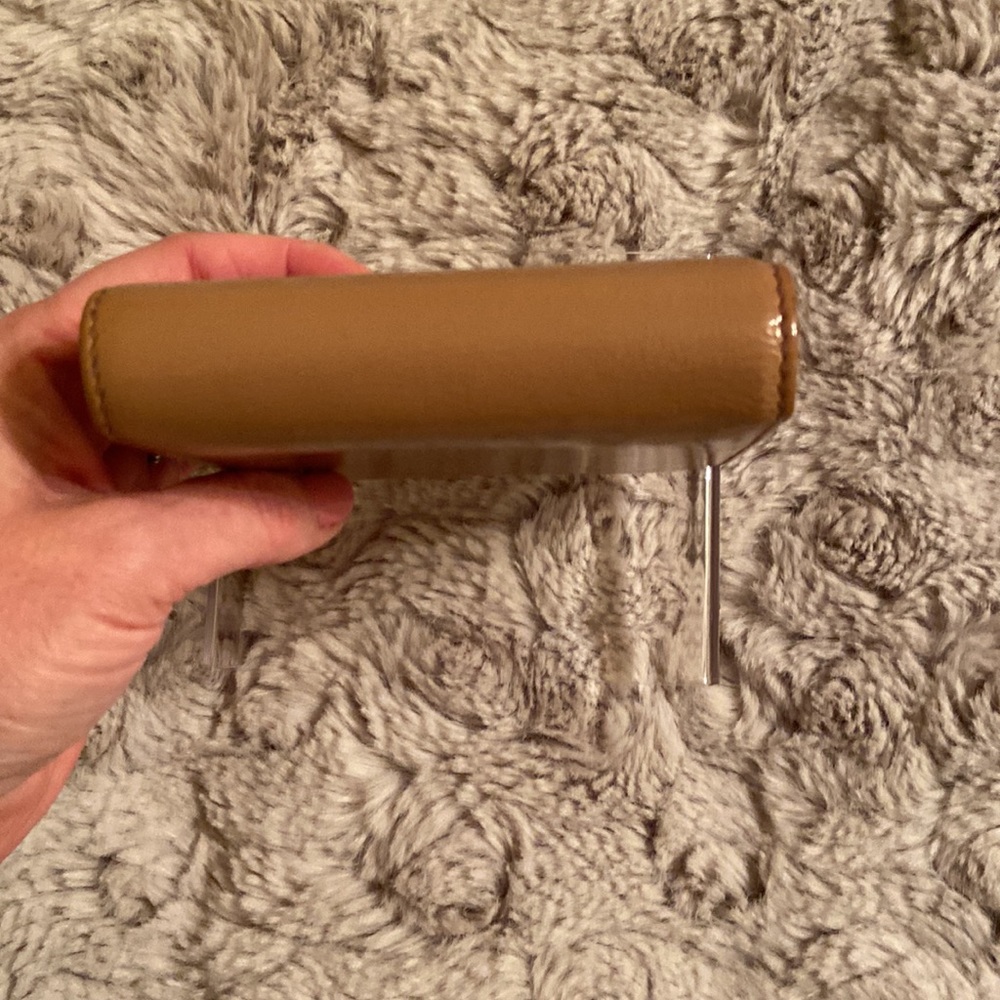 Gucci Tan Leather Wallet - Picture 10 of 12